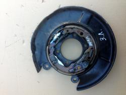 Plastina stupicy levaya Nissan Juke 10- (Nissan Dghuk), 44030-1KL0A