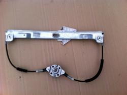 Steklopodyemnik zadney pravoy dveri Mitsubishi Colt 04-12 (Mitsubishi Kolyt), 5743A098
