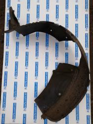 Podkrylok peredniy levyy Kia Sorento 09- (Kia Sorento), 86810-2P000